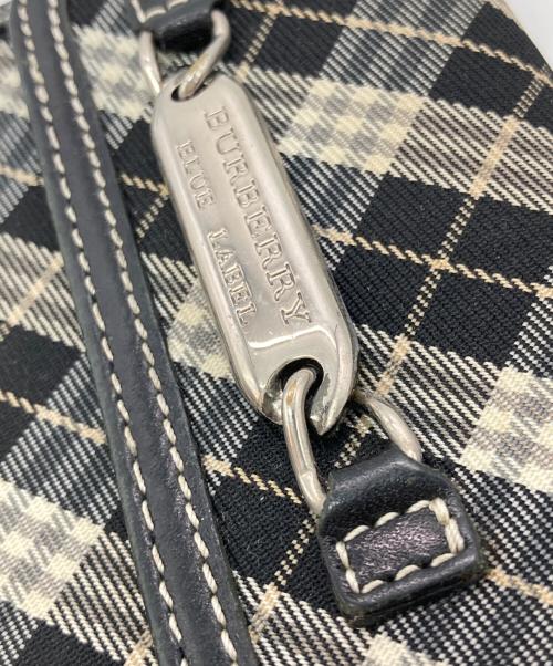 BURBERRY BLUE LABEL（バーバリー ブルー レーベル）BURBERRY BLUE LABEL (バーバリー ブルー レーベル) 2つ折り財布 グレーの古着・服飾アイテム