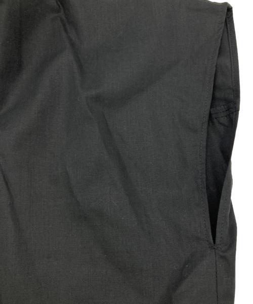 BLACK LABEL CRESTBRIDGE（ブラックレーベル クレストブリッジ）BLACK LABEL CRESTBRIDGE (ブラックレーベル クレストブリッジ) ワッシャーブロードワンピース ブラック×レッド サイズ:38の古着・服飾アイテム