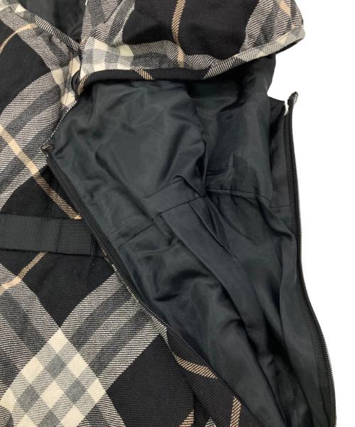 BURBERRY BLUE LABEL（バーバリー ブルー レーベル）BURBERRY BLUE LABEL (バーバリー ブルー レーベル) チェックショートスリーブワンピース ブラック×ホワイト サイズ:36の古着・服飾アイテム