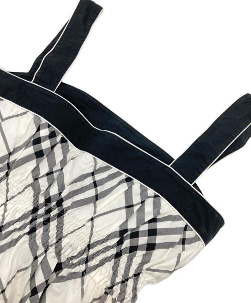 BURBERRY BLUE LABEL（バーバリー ブルー レーベル）BURBERRY BLUE LABEL (バーバリー ブルー レーベル) キャミソールワンピース ホワイト×ブラック サイズ:38の古着・服飾アイテム