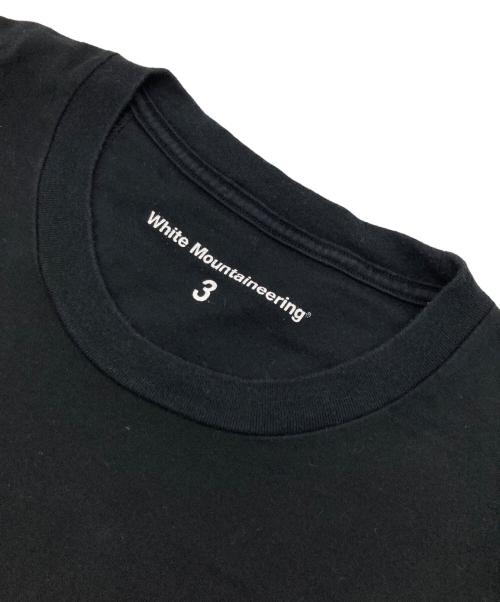 WHITE MOUNTAINEERING（ホワイトマウンテ二アニング）WHITE MOUNTAINEERING (ホワイトマウンテ二アニング) LOGO PRINTED T-SHIRT ブラック サイズ:3の古着・服飾アイテム