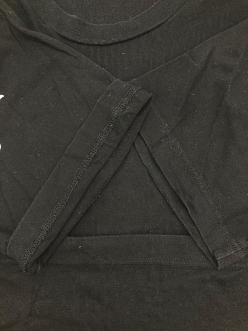 WHITE MOUNTAINEERING（ホワイトマウンテ二アニング）WHITE MOUNTAINEERING (ホワイトマウンテ二アニング) LOGO PRINTED T-SHIRT ブラック サイズ:3の古着・服飾アイテム