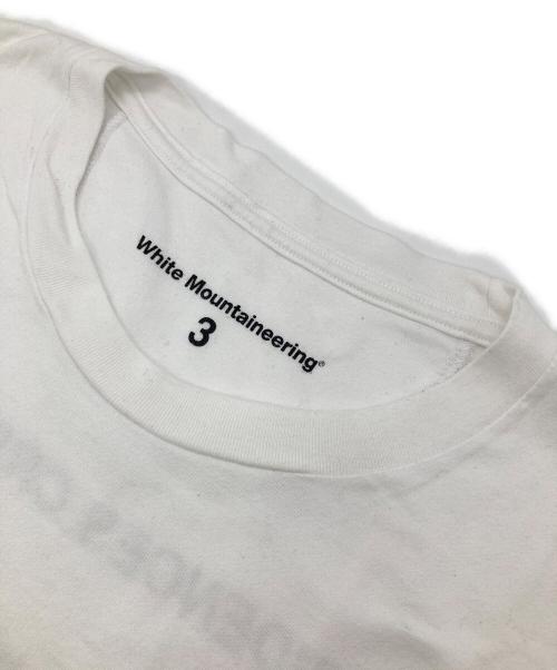 WHITE MOUNTAINEERING（ホワイトマウンテ二アニング）WHITE MOUNTAINEERING (ホワイトマウンテ二アニング) LOGO PRINTED T-SHIRT ホワイト サイズ:3の古着・服飾アイテム