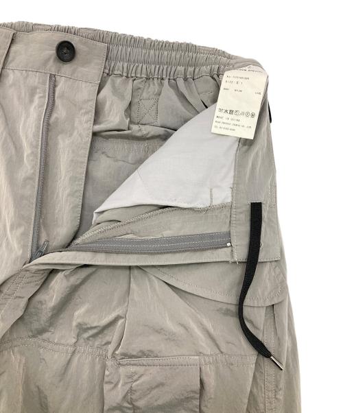 MAISON SPECIAL（メゾンスペシャル）MAISON SPECIAL (メゾンスペシャル) Parachute Prime-Wide Pants グレーの古着・服飾アイテム