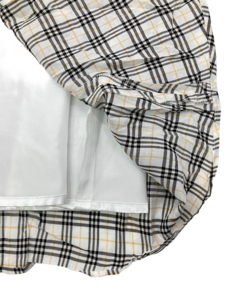BLUE LABEL CRESTBRIDGE（ブルーレーベルクレストブリッジ）BLUE LABEL CRESTBRIDGE (ブルーレーベルクレストブリッジ) チェックスカート ホワイト×ブラック サイズ:38の古着・服飾アイテム
