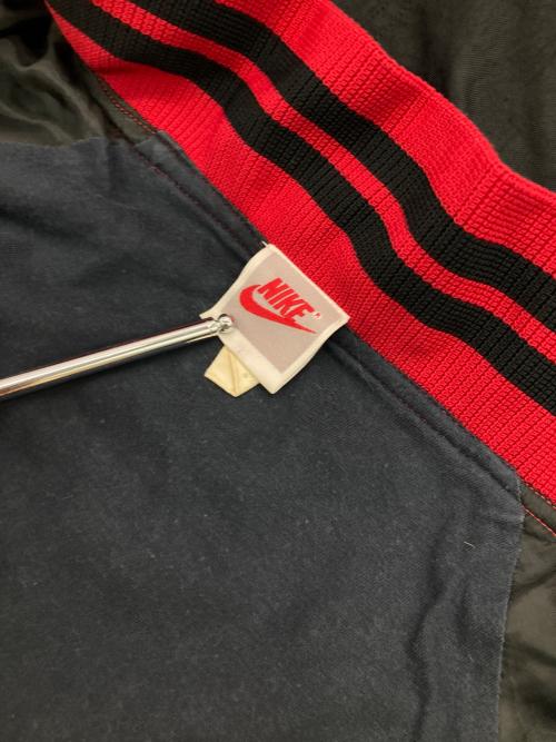 NIKE（ナイキ）NIKE (ナイキ) ［古着］ナイロンフーデットジャケット レッド×ブラック サイズ:Mの古着・服飾アイテム