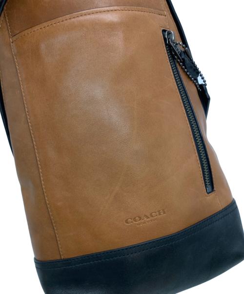 COACH（コーチ）COACH (コーチ) manhattan sling pack ブラウン×ブラックの古着・服飾アイテム