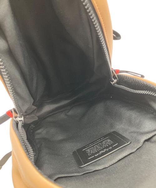 COACH（コーチ）COACH (コーチ) ボディバッグ レッド×ブラウンの古着・服飾アイテム