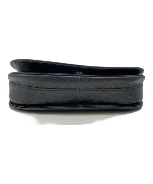 must de cartier（マストドゥカルティエ）must de cartier (マストドゥカルティエ) マストラインレザーフラップショルダーバッグ ブラックの古着・服飾アイテム