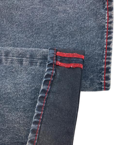 TRUE RELIGION（トゥルー レリジョン）TRUE RELIGION (トゥルー レリジョン) Ricky Big T Flap TR Embro Jean インディゴ×レッド サイズ:32の古着・服飾アイテム