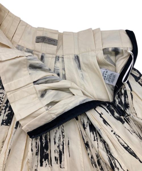 BOTTEGA VENETA（ボッテガベネタ）BOTTEGA VENETA (ボッテガベネタ) プリントプリーツスカート ベージュ サイズ:38の古着・服飾アイテム