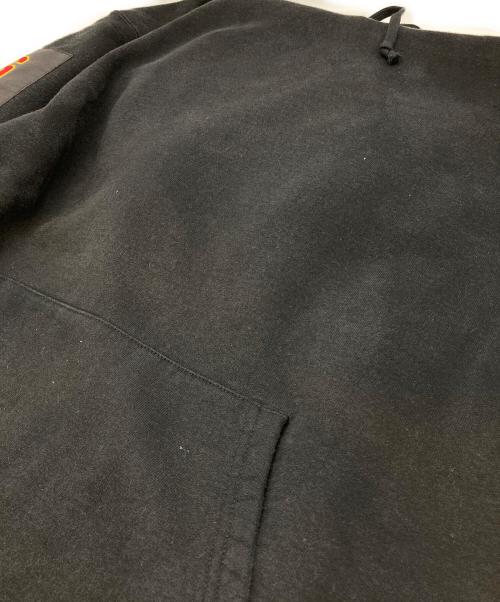 SUPREME（シュプリーム）SUPREME (シュプリーム) Woven Patches Hooded Sweatshirt ブラック×レッド サイズ:XLの古着・服飾アイテム