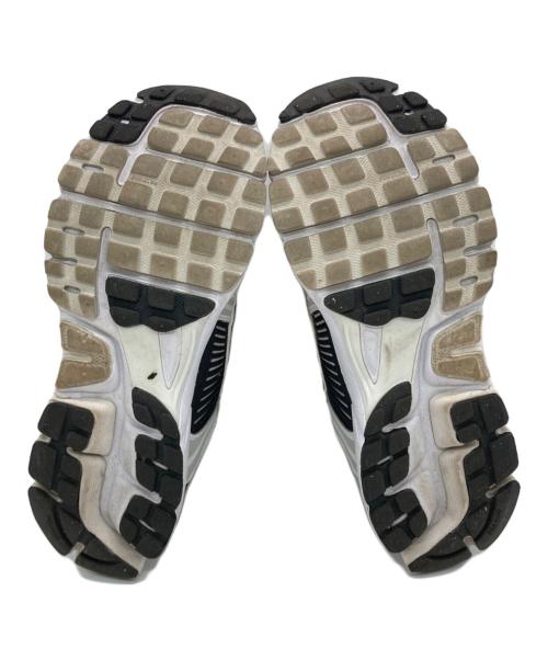 NIKE（ナイキ）NIKE (ナイキ) ZOOM VOMERO ホワイト×ブラック サイズ:US6.5の古着・服飾アイテム