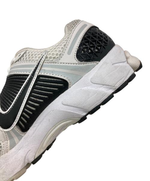 NIKE（ナイキ）NIKE (ナイキ) ZOOM VOMERO ホワイト×ブラック サイズ:US6.5の古着・服飾アイテム