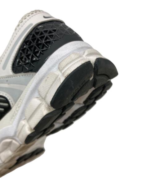 NIKE（ナイキ）NIKE (ナイキ) ZOOM VOMERO ホワイト×ブラック サイズ:US6.5の古着・服飾アイテム