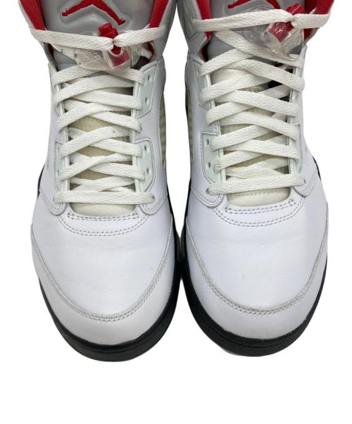 NIKE（ナイキ）NIKE (ナイキ) AIR JORDAN 5 RETRO ホワイト サイズ:US9.5の古着・服飾アイテム