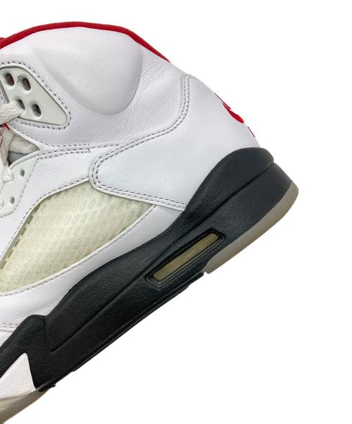 NIKE（ナイキ）NIKE (ナイキ) AIR JORDAN 5 RETRO ホワイト サイズ:US9.5の古着・服飾アイテム