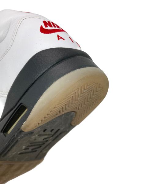 NIKE（ナイキ）NIKE (ナイキ) AIR JORDAN 5 RETRO ホワイト サイズ:US9.5の古着・服飾アイテム