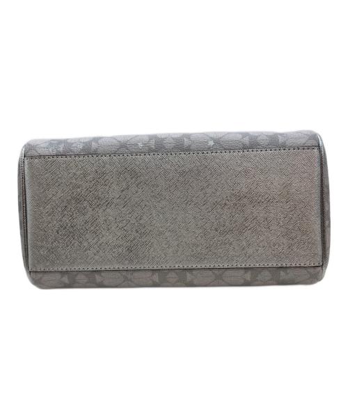 Kate Spade（ケイトスペード）Kate Spade (ケイトスペード) スペードフラワー スター トス ドリー ダッフル クロスボディ シルバー×ホワイトの古着・服飾アイテム