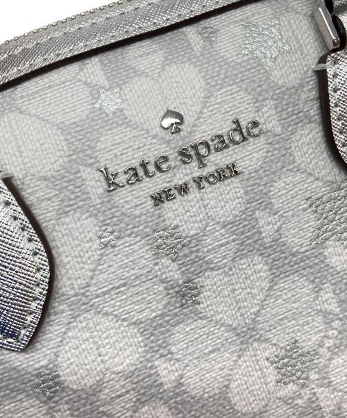 Kate Spade（ケイトスペード）Kate Spade (ケイトスペード) スペードフラワー スター トス ドリー ダッフル クロスボディ シルバー×ホワイトの古着・服飾アイテム