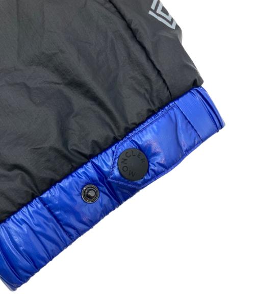 MONCLER GRENOBLE（モンクレール グルノーブル）MONCLER GRENOBLE (モンクレール グルノーブル) PANTALONE SPORTIVO ナイロンパンツ ブラック×ブルー サイズ:XL 未使用品の古着・服飾アイテム