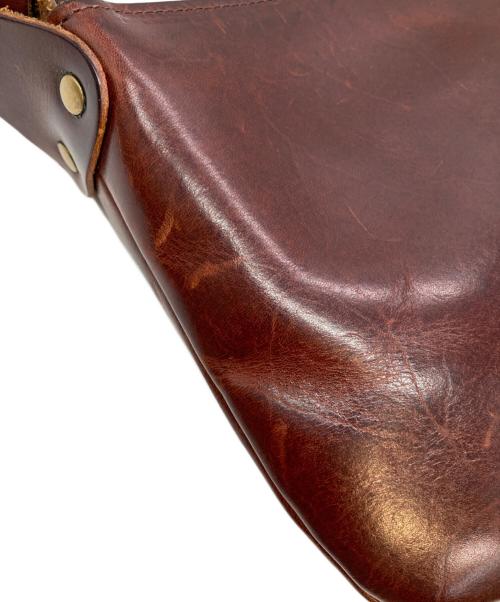 SLOW（スロウ）SLOW (スロウ) Herbie Latch Shoulder Bag ブラウンの古着・服飾アイテム