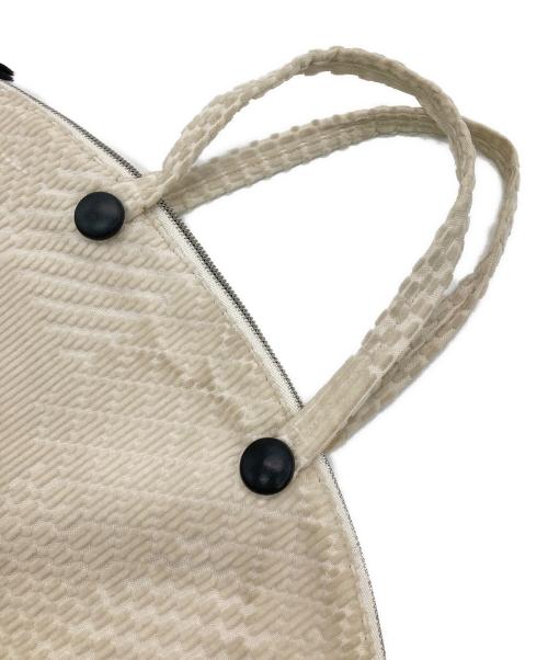 mina perhonen（ミナ ペルホネン）mina perhonen (ミナ ペルホネン) bell bag アイボリーの古着・服飾アイテム
