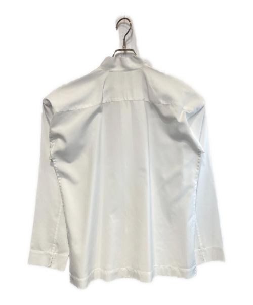 HOMME PLISSE ISSEY MIYAKE（オム プリッセ イッセイ ミヤケ）HOMME PLISSE ISSEY MIYAKE (オム プリッセ イッセイ ミヤケ) BOW-TIE PRESS SHIRT ホワイト サイズ:2の古着・服飾アイテム