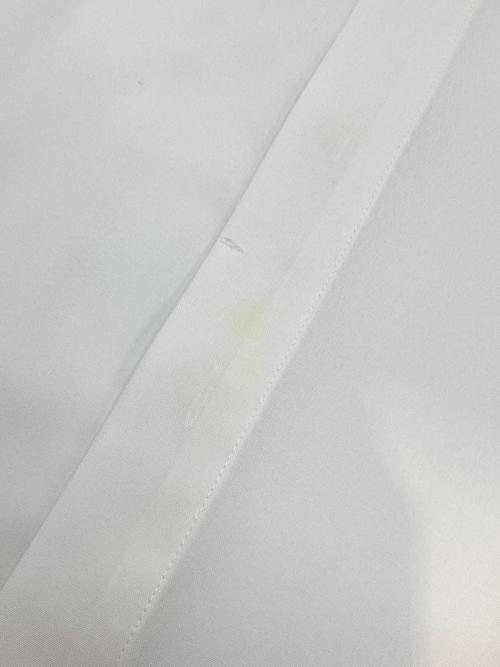 HOMME PLISSE ISSEY MIYAKE（オム プリッセ イッセイ ミヤケ）HOMME PLISSE ISSEY MIYAKE (オム プリッセ イッセイ ミヤケ) BOW-TIE PRESS SHIRT ホワイト サイズ:2の古着・服飾アイテム