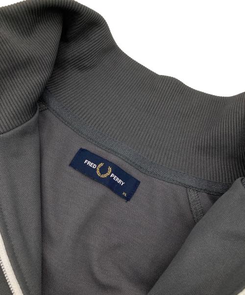 FRED PERRY（フレッドペリー）FRED PERRY (フレッドペリー) Taped Track Jacket グレー サイズ:XLの古着・服飾アイテム