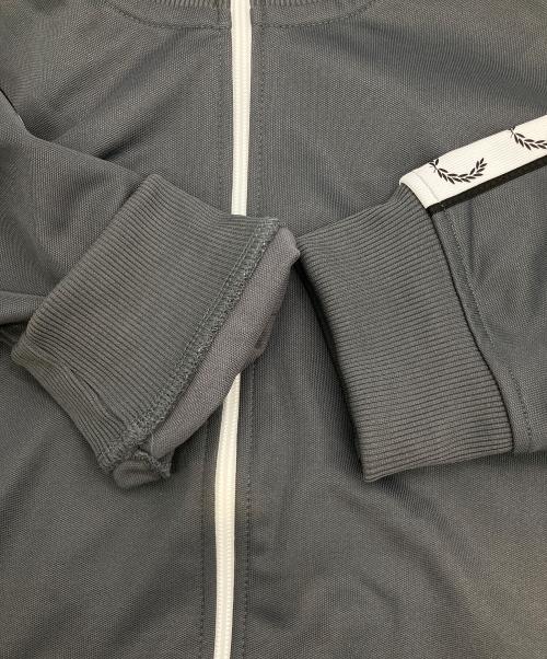 FRED PERRY（フレッドペリー）FRED PERRY (フレッドペリー) Taped Track Jacket グレー サイズ:XLの古着・服飾アイテム