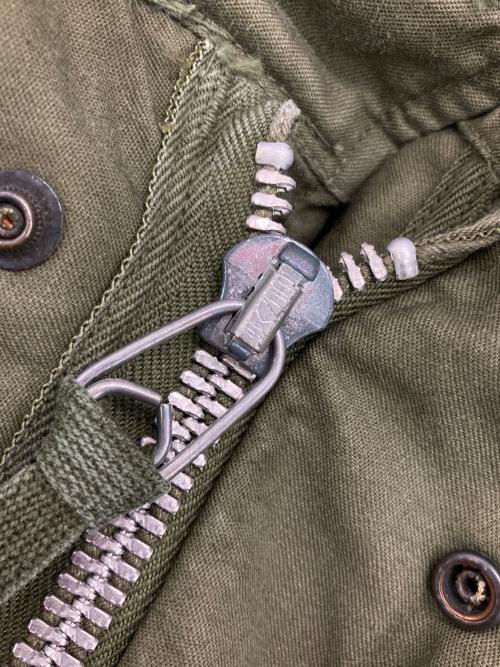 US ARMY（ユーエスアーミー）US ARMY (ユーエスアーミー) ［古着］M-65フィールドジャケット オリーブ サイズ:SHORT-LARGEの古着・服飾アイテム