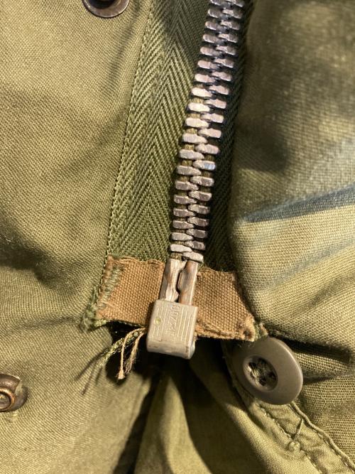 US ARMY（ユーエスアーミー）US ARMY (ユーエスアーミー) ［古着］M-65フィールドジャケット オリーブ サイズ:SHORT-LARGEの古着・服飾アイテム