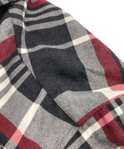 WHITE MOUNTAINEERING（ホワイトマウンテ二アニング）WHITE MOUNTAINEERING (ホワイトマウンテ二アニング) チェックシャツ ブラック×レッド サイズ:3の古着・服飾アイテム