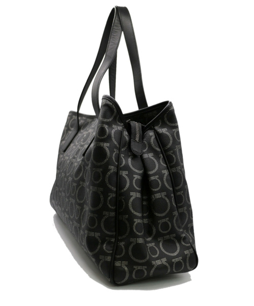 Salvatore Ferragamo（サルヴァトーレ フェラガモ）Salvatore Ferragamo (サルヴァトーレフェラガモ) ガンチーニトートバッグ ブラック AU-21 7918の古着・服飾アイテム