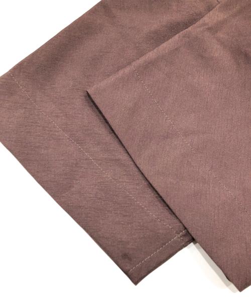 ISSEY MIYAKE（イッセイミヤケ）ISSEY MIYAKE (イッセイミヤケ) PODSプリーツブラウス ブラウン×ベージュ サイズ:2の古着・服飾アイテム