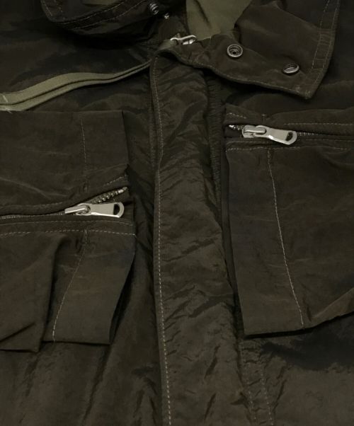 C.P COMPANY（シーピーカンパニー）C.P COMPANY (シーピーカンパニー) ナイロンスタンドカラーミリタリージャケット カーキ サイズ:52の古着・服飾アイテム