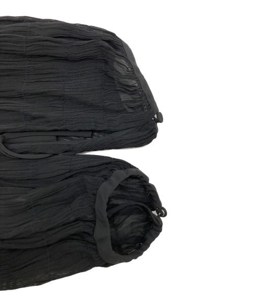 ADORE（アドーア）ADORE (アドーア) シャーリングジャガードワンピース ブラック サイズ:38の古着・服飾アイテム