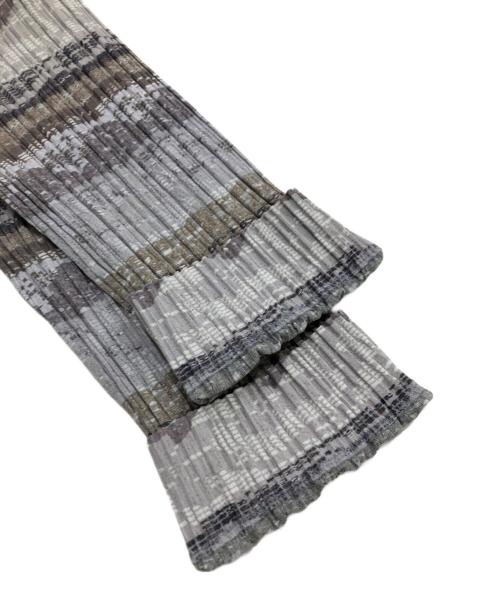 PLEATS PLEASE（プリーツプリーズ）PLEATS PLEASE (プリーツプリーズ) 転写プリントプリーツカットソー グレー サイズ:4の古着・服飾アイテム