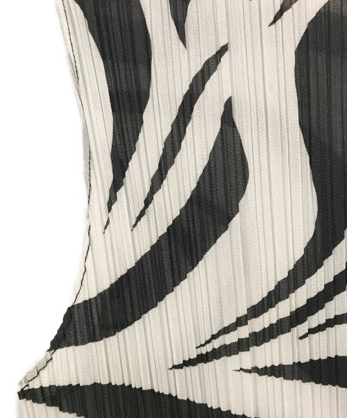 PLEATS PLEASE（プリーツプリーズ）PLEATS PLEASE (プリーツプリーズ) ゼブラ柄プリーツワンピース ホワイト×ブラック サイズ:3の古着・服飾アイテム