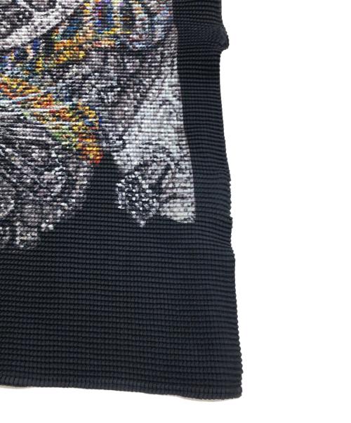 ISSEY MIYAKE me（イッセイ ミヤケ ミー）ISSEY MIYAKE me (イッセイ ミヤケ ミー) MIMI YOKOO POMEGRANATEブラウス(ミニ　ヨコオ　ポムグラネイト　ブラウス) ブラック サイズ:FREEの古着・服飾アイテム