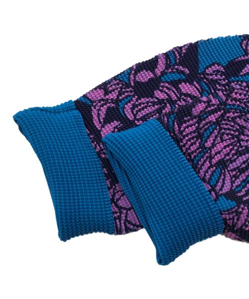 ISSEY MIYAKE me（イッセイ ミヤケ ミー）ISSEY MIYAKE me (イッセイ ミヤケ ミー) ハイネックプリーツブラウス ブルー サイズ:FREEの古着・服飾アイテム