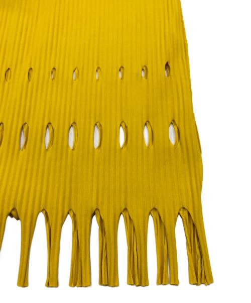 ISSEY MIYAKE me（イッセイ ミヤケ ミー）ISSEY MIYAKE me (イッセイ ミヤケ ミー) プリーツフリンジワンピース イエロー サイズ:FREEの古着・服飾アイテム