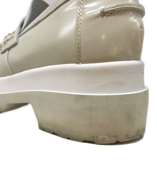 MM6 Maison Margiela（エムエムシックスメゾンマルジェラ）MM6 Maison Margiela (エムエムシックス メゾンマルジェラ) 厚底コインローファー グレー サイズ:39の古着・服飾アイテム