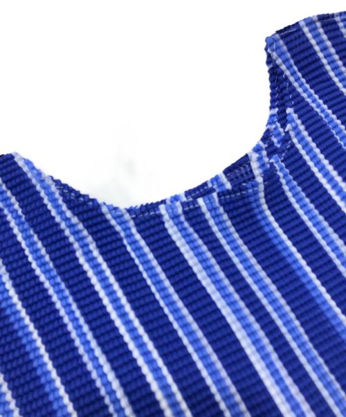 ISSEY MIYAKE me（イッセイ ミヤケ ミー）ISSEY MIYAKE me (イッセイ ミヤケ ミー) ストライプノースリーブカットソー ホワイト×ブルー サイズ:SIZEFreeの古着・服飾アイテム