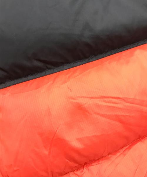 THE NORTH FACE（ザ ノース フェイス）THE NORTH FACE (ザ ノース フェイス) ダウンジャケット ブラック×オレンジ サイズ:印字薄れのため不明の古着・服飾アイテム