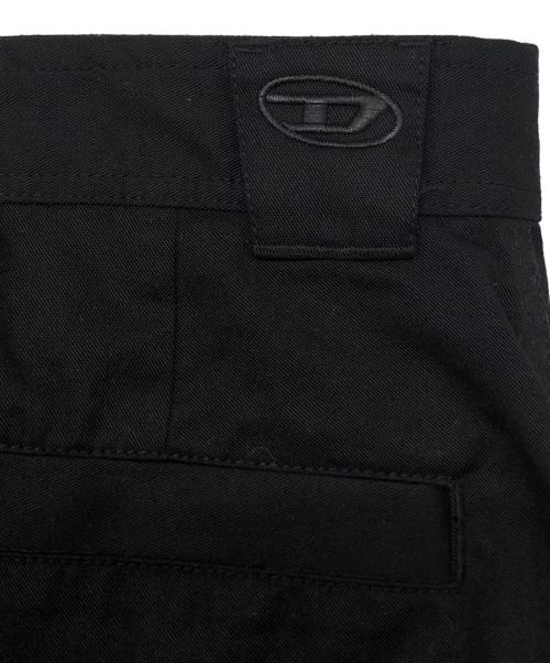 DIESEL（ディーゼル）DIESEL (ディーゼル) P-ARNE SHORT-A ブラック サイズ:SIZE 44の古着・服飾アイテム