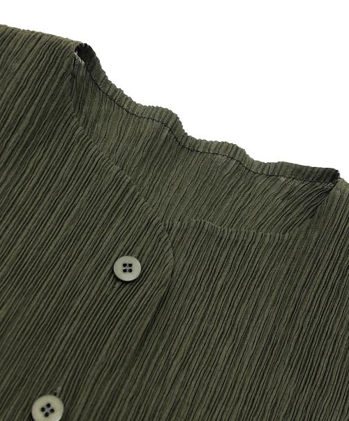 ISSEY MIYAKE WHITE LABEL（イッセイミヤケホワイトレーベル）ISSEY MIYAKE WHITE LABEL (イッセイミヤケホワイトレーベル) プリーツベスト グリーン サイズ:3の古着・服飾アイテム