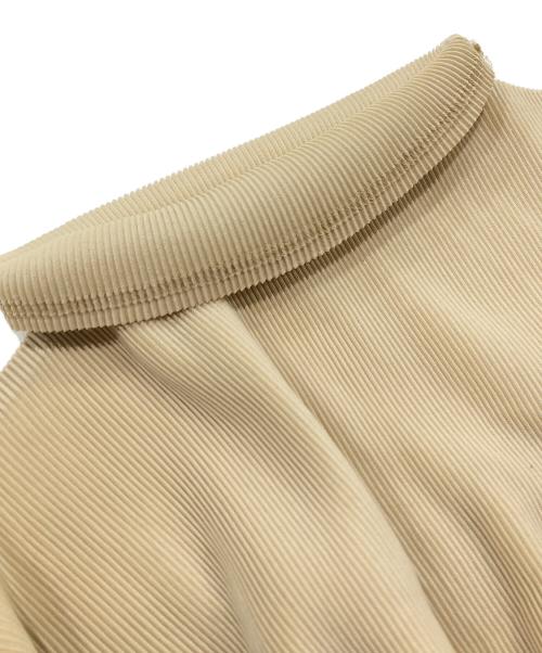 PLEATS PLEASE（プリーツプリーズ）PLEATS PLEASE (プリーツプリーズ) ボトルネックカットソー ベージュ サイズ:SIZE3の古着・服飾アイテム