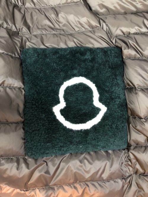 MONCLER（モンクレール）MONCLER (モンクレール) MANTELLA カーキ サイズ:FREEの古着・服飾アイテム